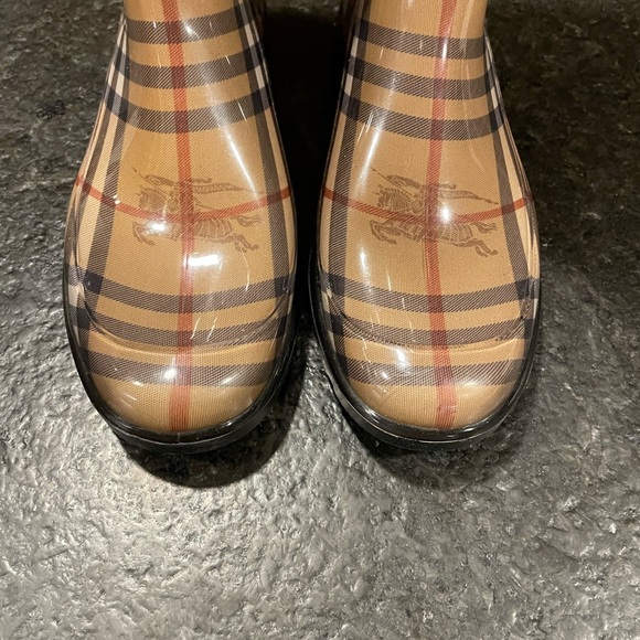 Authentic Burberry rain boots purchased at Nordstrom's. Size 38. - Picture 3 of 5